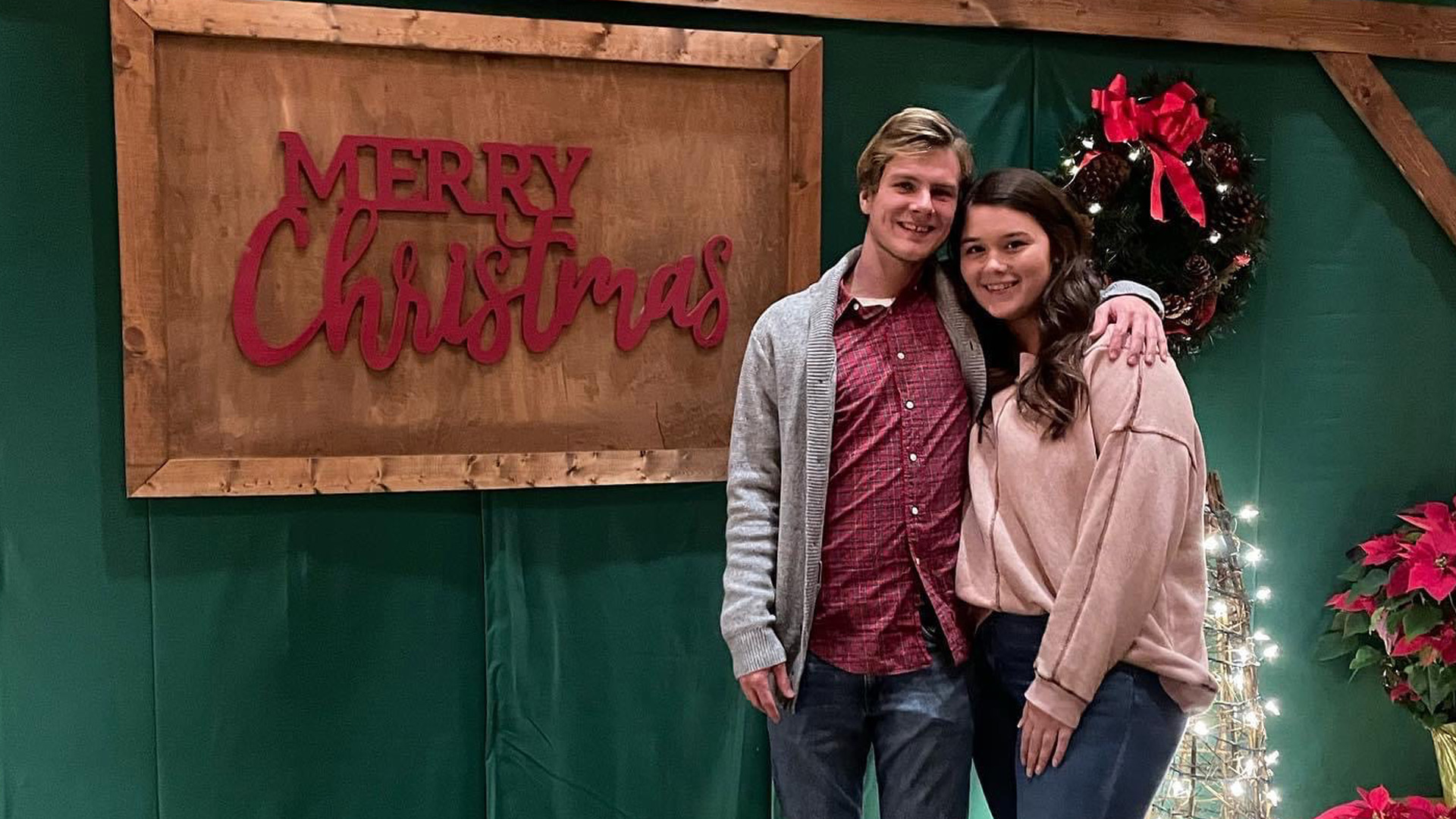 Christmas-lobby-2021